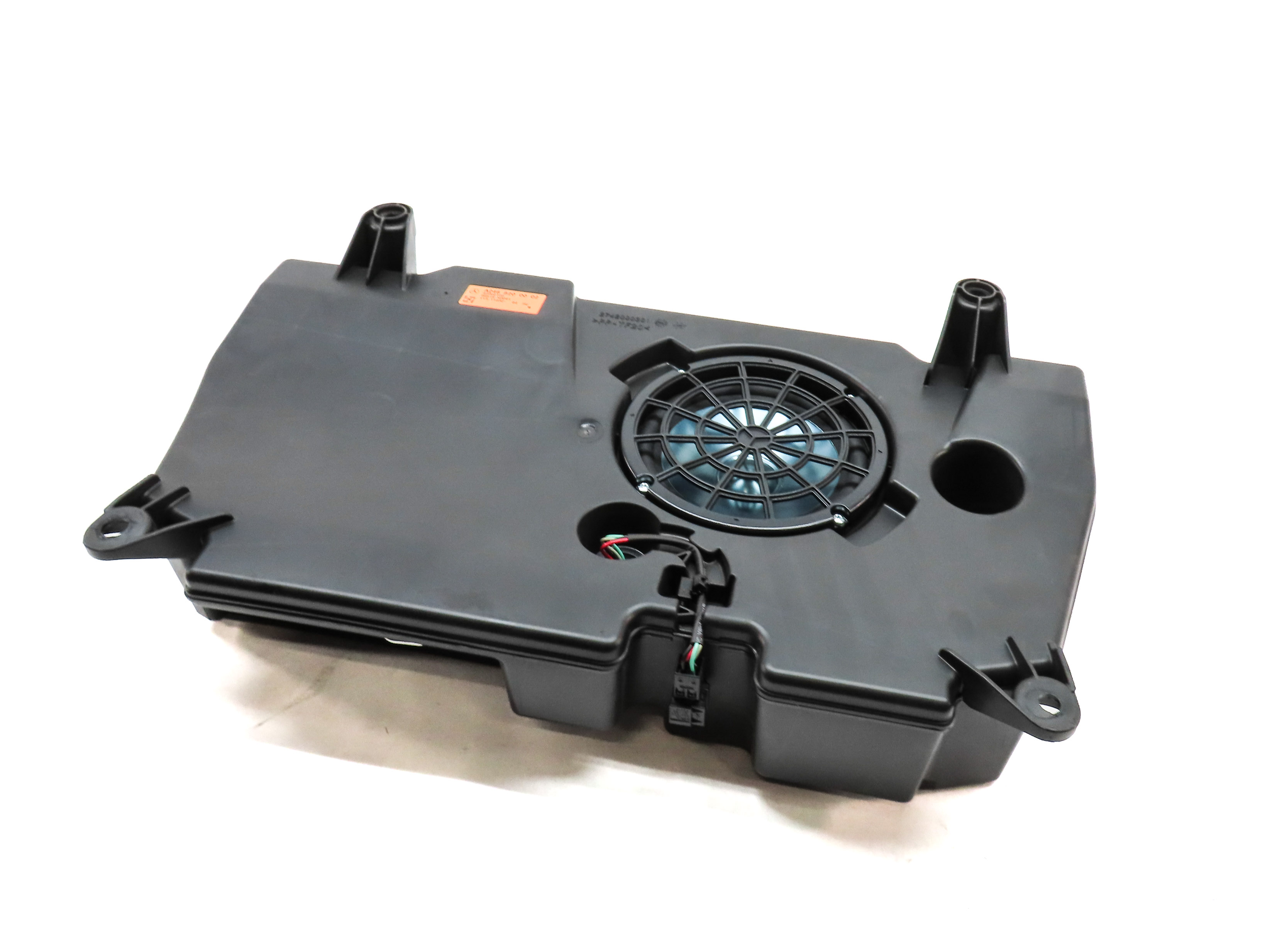 2016 MERCEDES GLA250 (X156) LOGIC 7 STEREO AUDIO SUBWOOFER SUB WOOFER SPEAKER — exact item pictured
